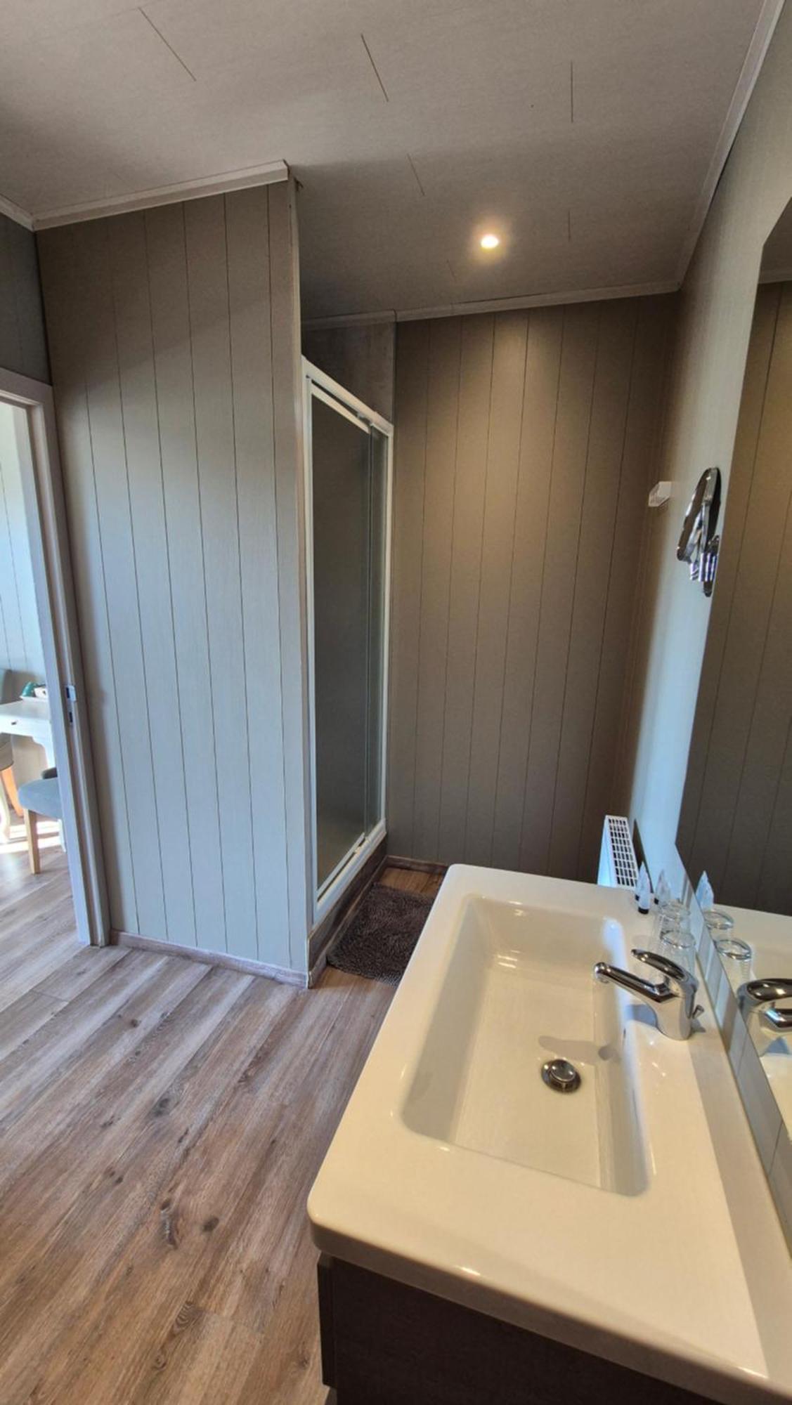 B&B De Dulle Koe Waregem Bagian luar foto