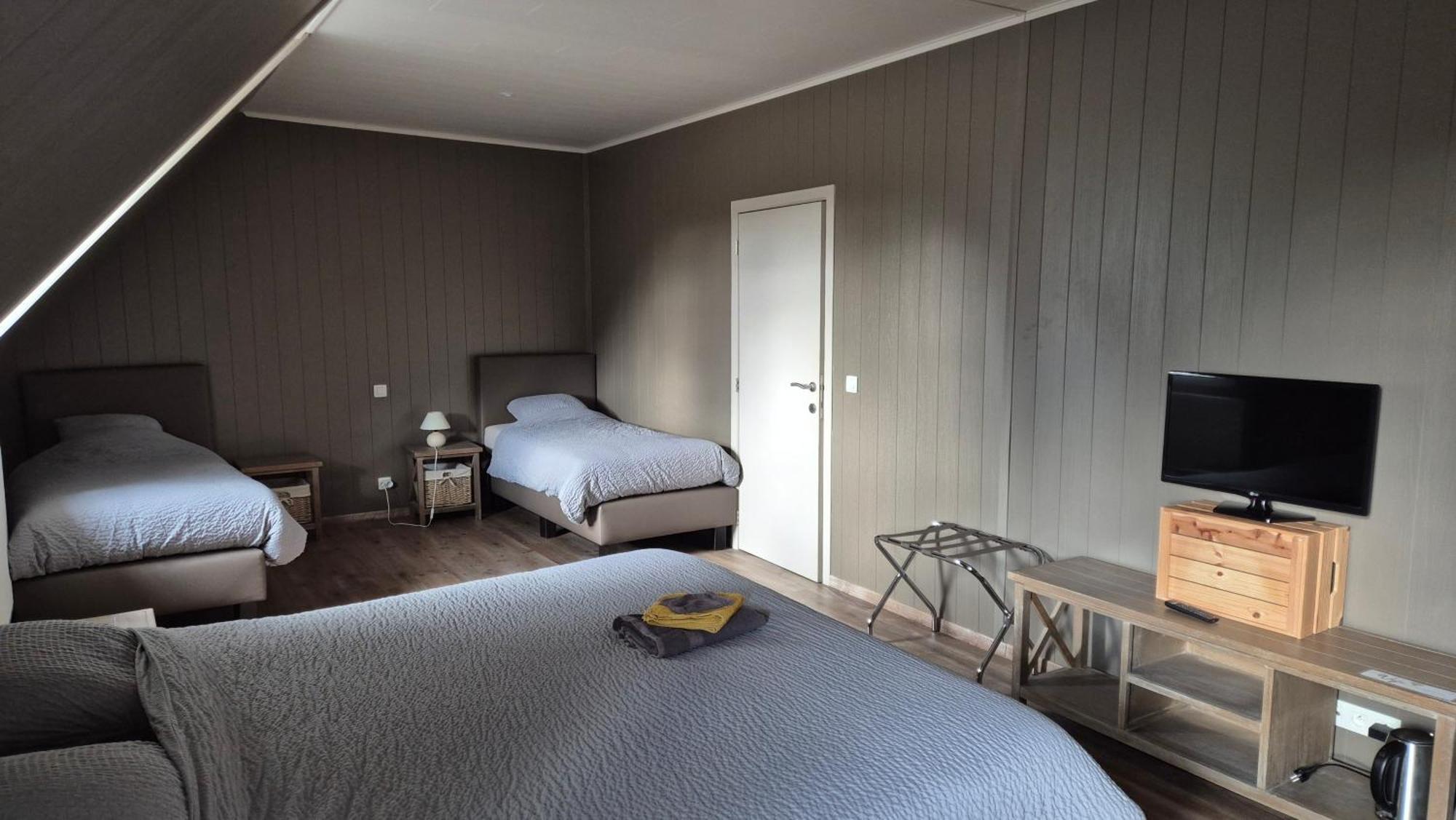 B&B De Dulle Koe Waregem Bagian luar foto